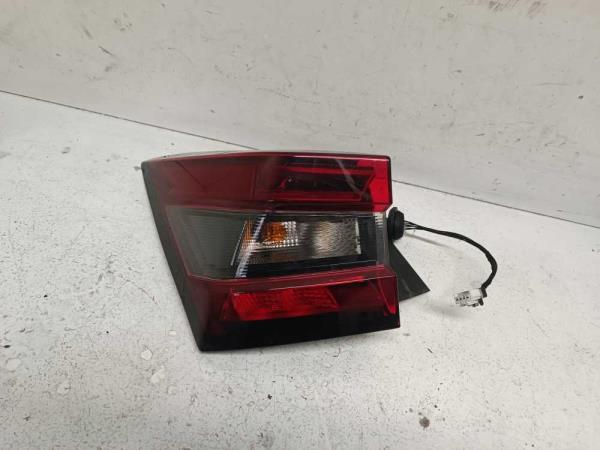 FEU ARRIERE GAUCHE NISSAN - Vue 1